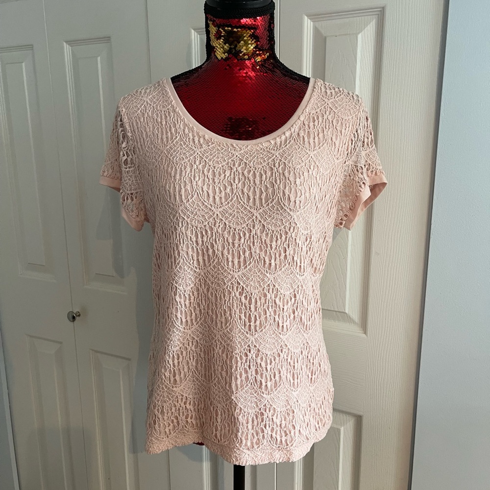Pink tshirt with lace like from and zipper in back size M